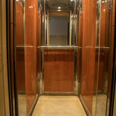 Flat Apartment *